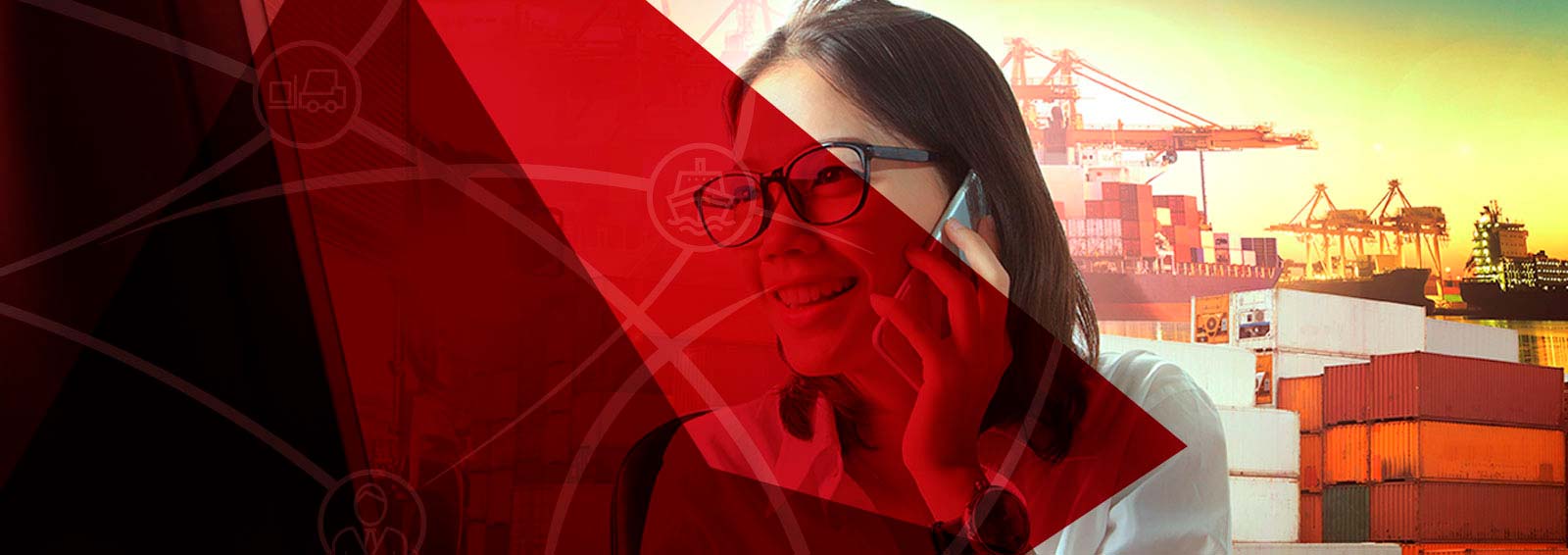 Banner agenciamiento aduanero Foto mujer con celular